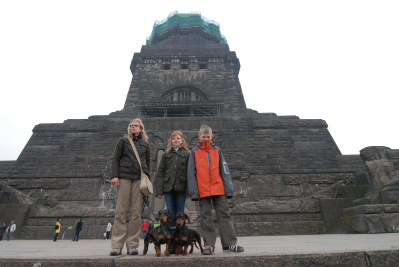 nachderlandessiegerschauleipzigwarenwirnochamvlkerschlachtdenkmal.jpg
